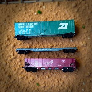 3 Vintage 1975 TYCO BN 100024 Box Car Open Bay Hopper Flat Car HO Scale Train B6